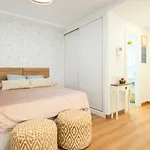Designer Studio Apartment 100M From The Beach
